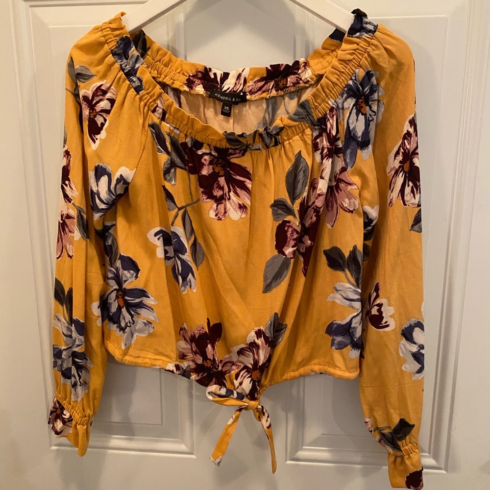 Kendall and Kylie crop top small